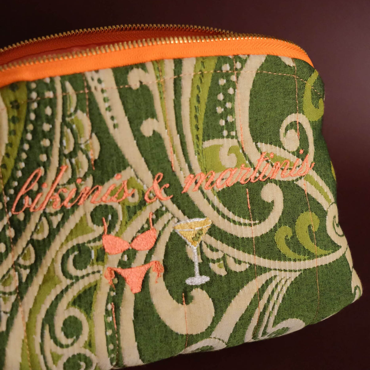 Retro bikinis & martinis travel zip